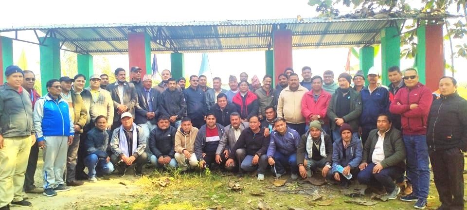 खजुरा कांग्रेसको वनभोज कार्यक्रम