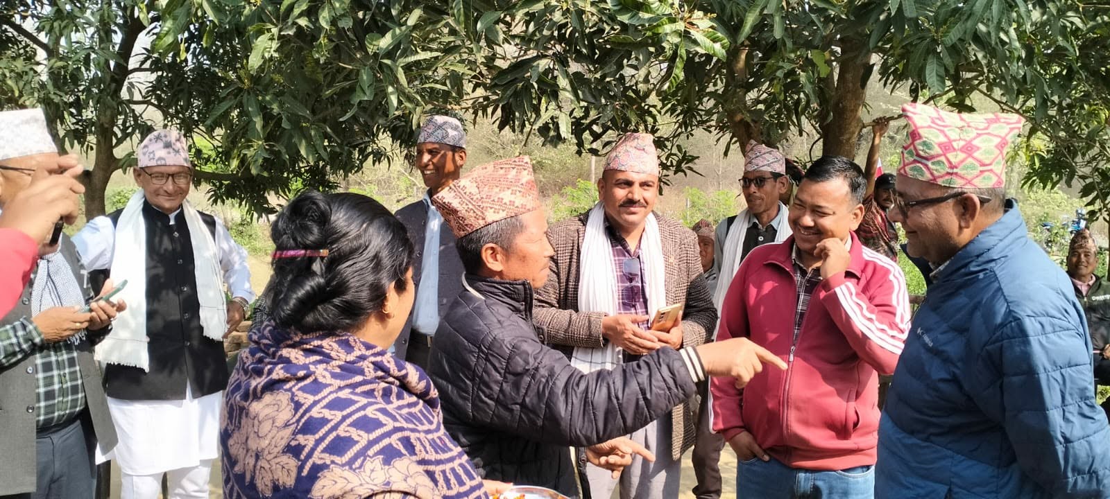 काँग्रेस उम्मेदवार गौडेल राप्तीसोनारी-३ का विभिन्न बस्तीमा