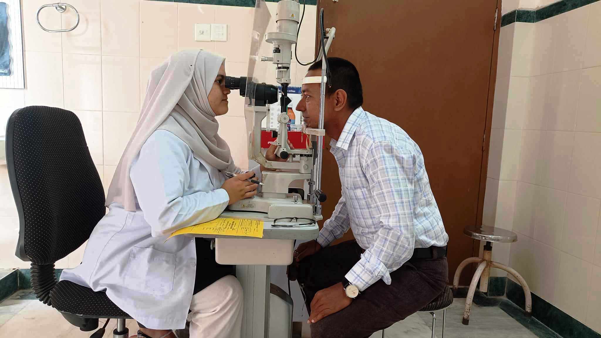 बाँकेका ६० जना पत्रकारको निःशुल्क आँखा जाँच