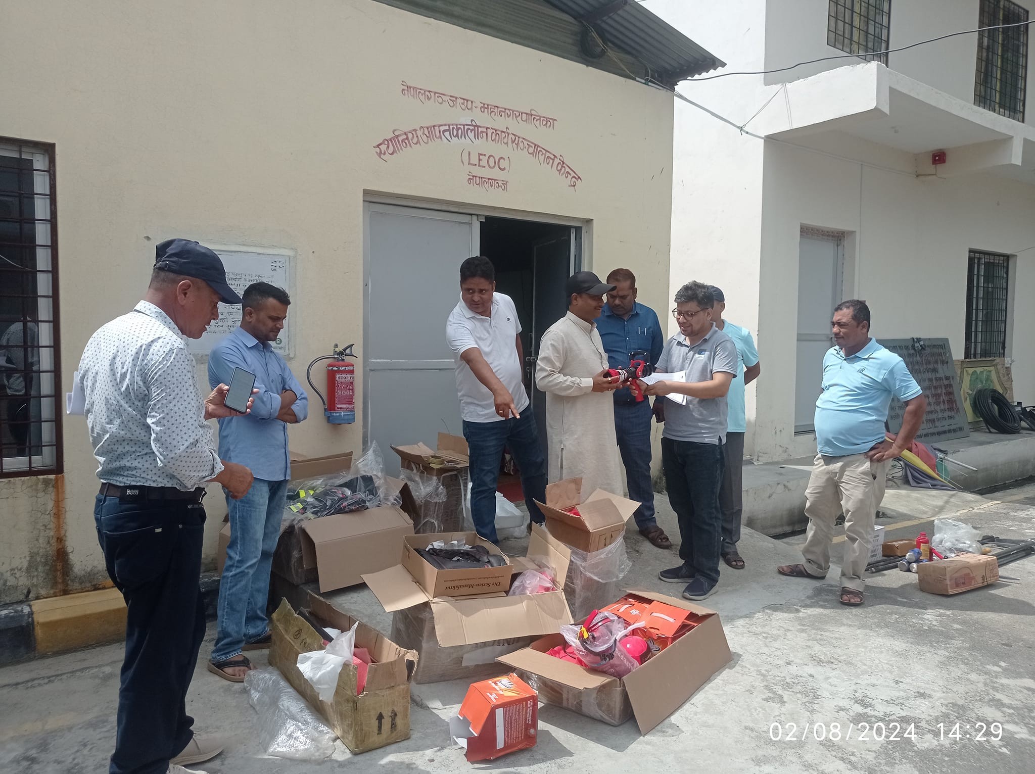 नेपालगञ्ज उपमहानगरपालिकालाई अग्नी नियन्त्रक सामग्री हस्तान्तरण