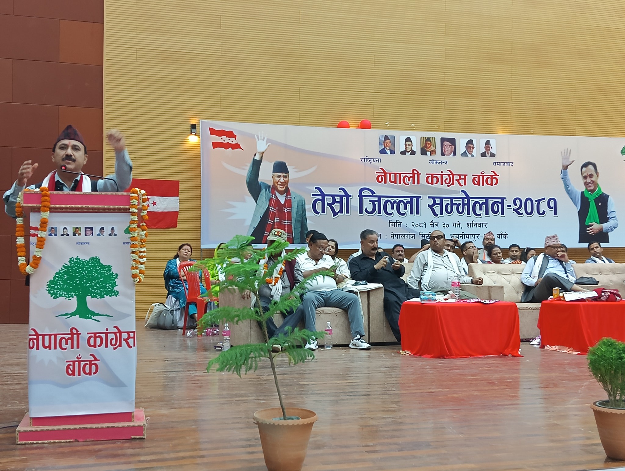 पूर्व राजालाई श्रीपेच चुनाव चिन्ह लिएर चुनावी मैदानमा आउन विश्वप्रकाश शर्माको चुनौती