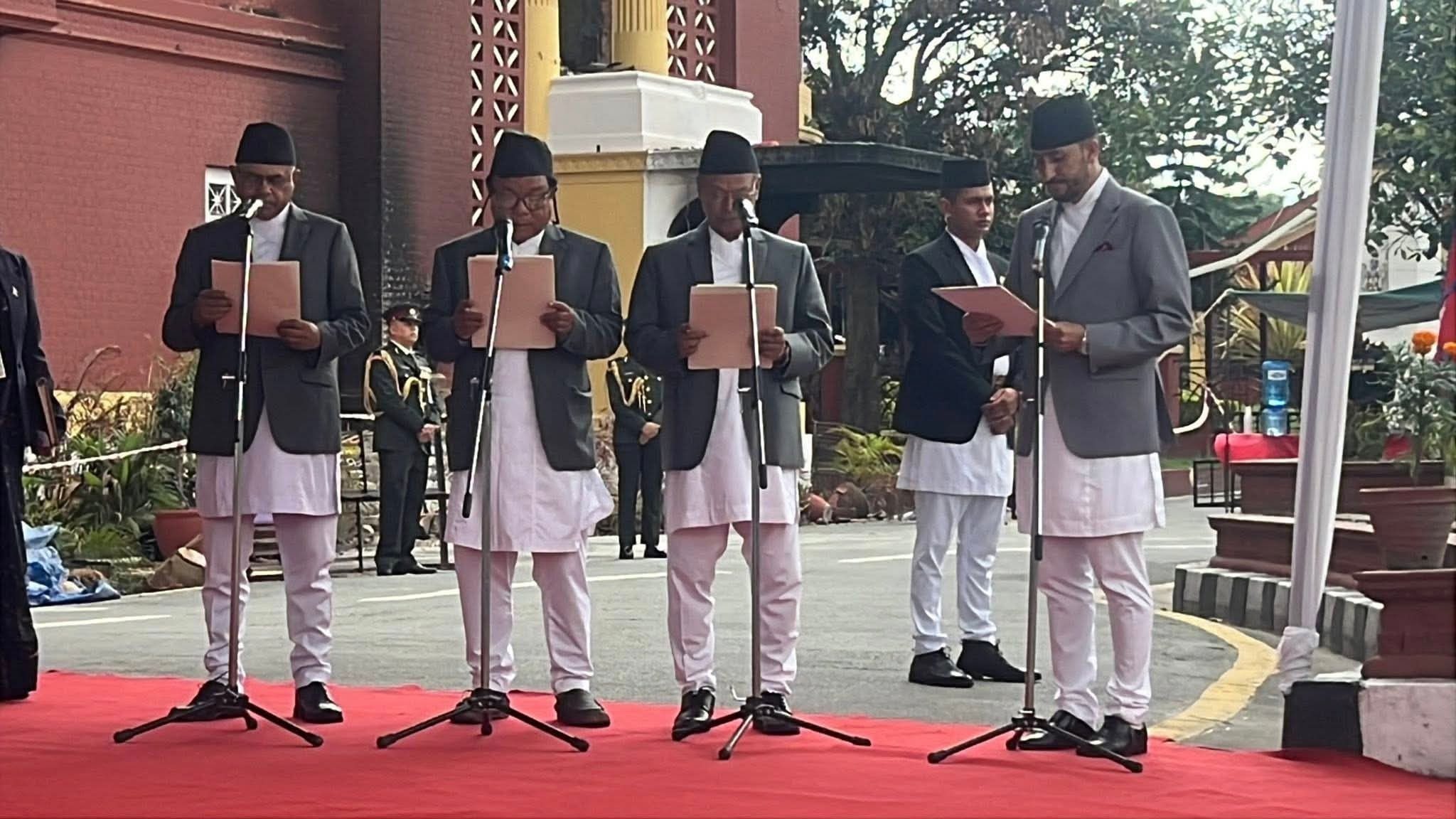 नवनियुक्त चार मन्त्रीहरूले लिए पद तथा गोपनीयताको शपथ