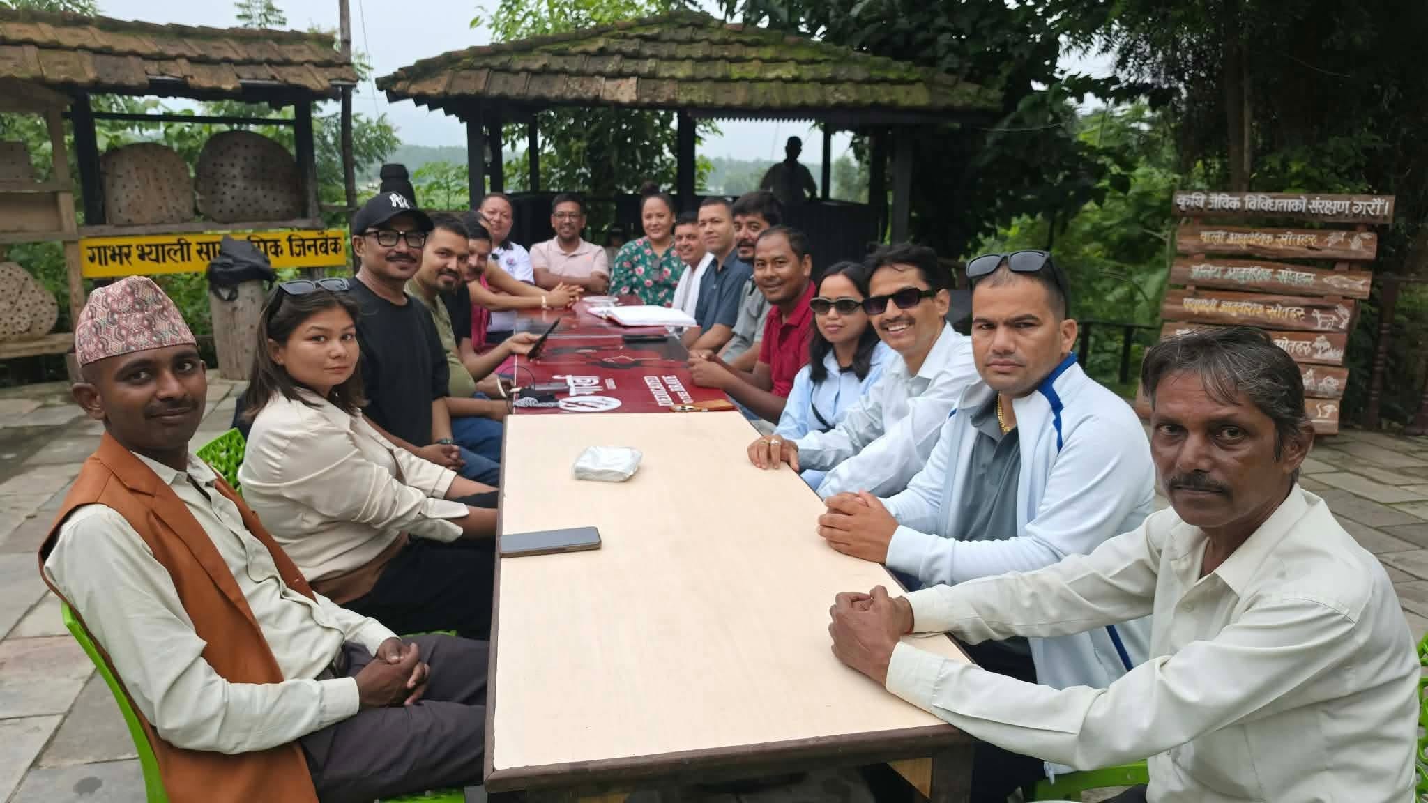 महासंघ बाँकेको बैठकः पत्रकारिताको मर्यादा जोगाउन आग्रह, उपाध्यक्षमा मल्ललाई जिम्मेवारी हस्तान्तरण