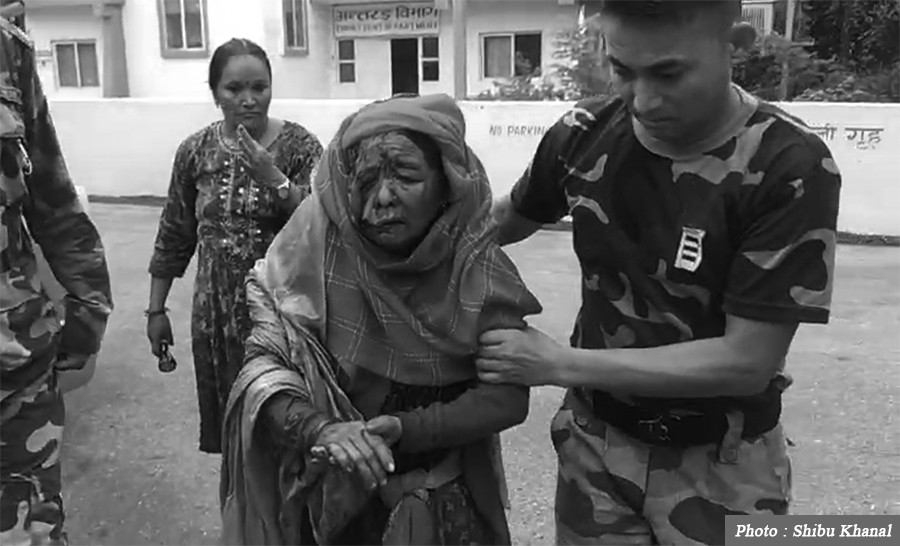 भालुको आक्रमणबाट महिला गम्भीर घाइते