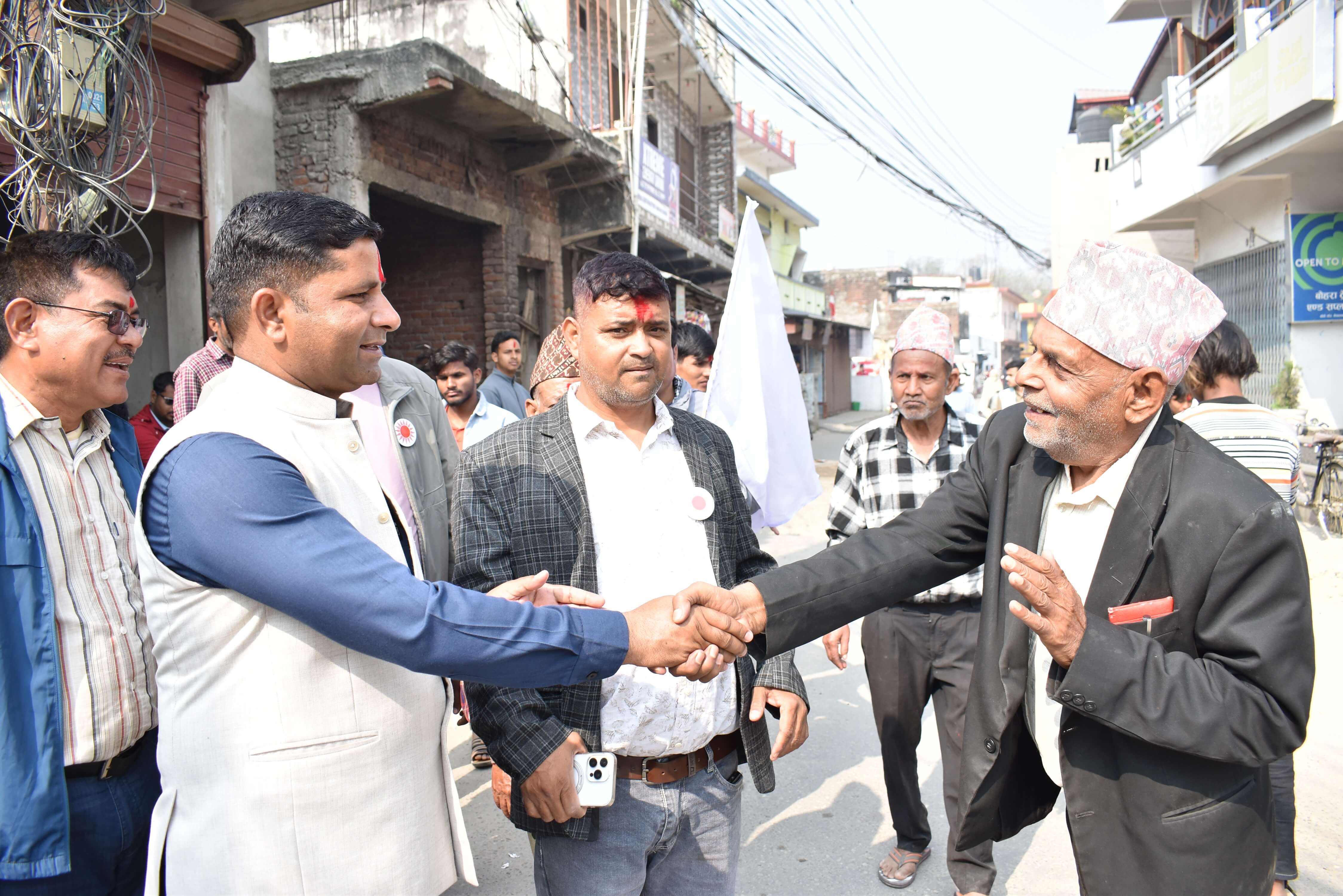 नेपालगन्जको अर्थतन्त्र उकास्ने योजना लिएर घरदैलो गर्दै इश्तियाक राई