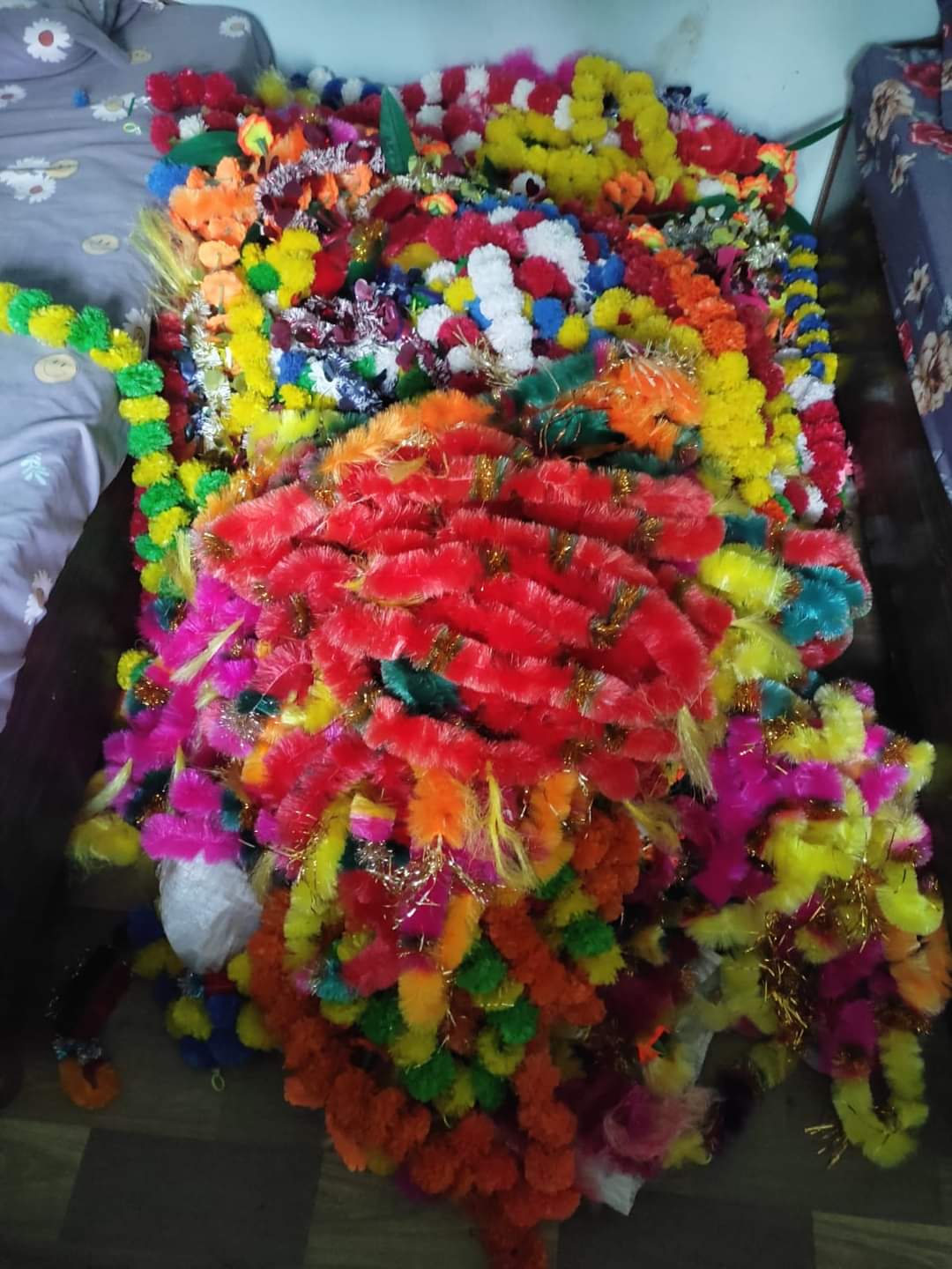 बाँके प्रहरीद्वारा डेढ लाखको प्लास्टिकका माला नियन्त्रणमा