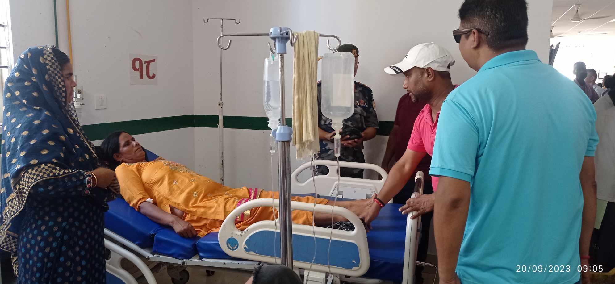 संविधान दिवसमा भेरी अस्पतालका २०० विरामीलाई फलफूल वितरण