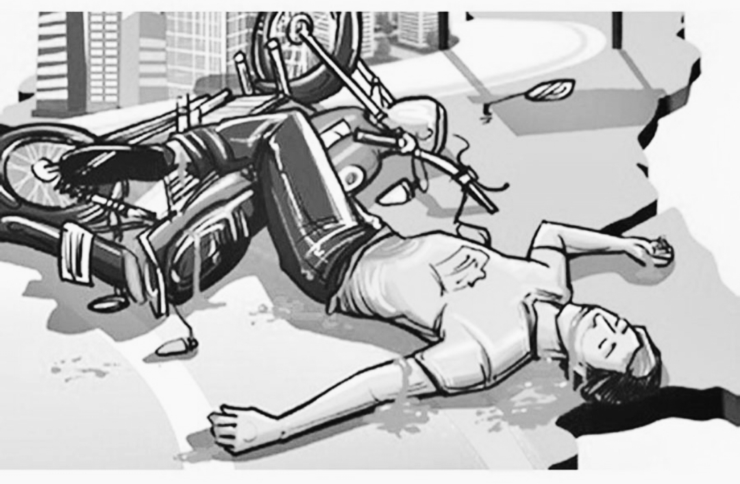 दुई मोटरसाइकल ठोक्किए, उछिट्टिएर खसेका एकको बसले किचेर मृत्यु