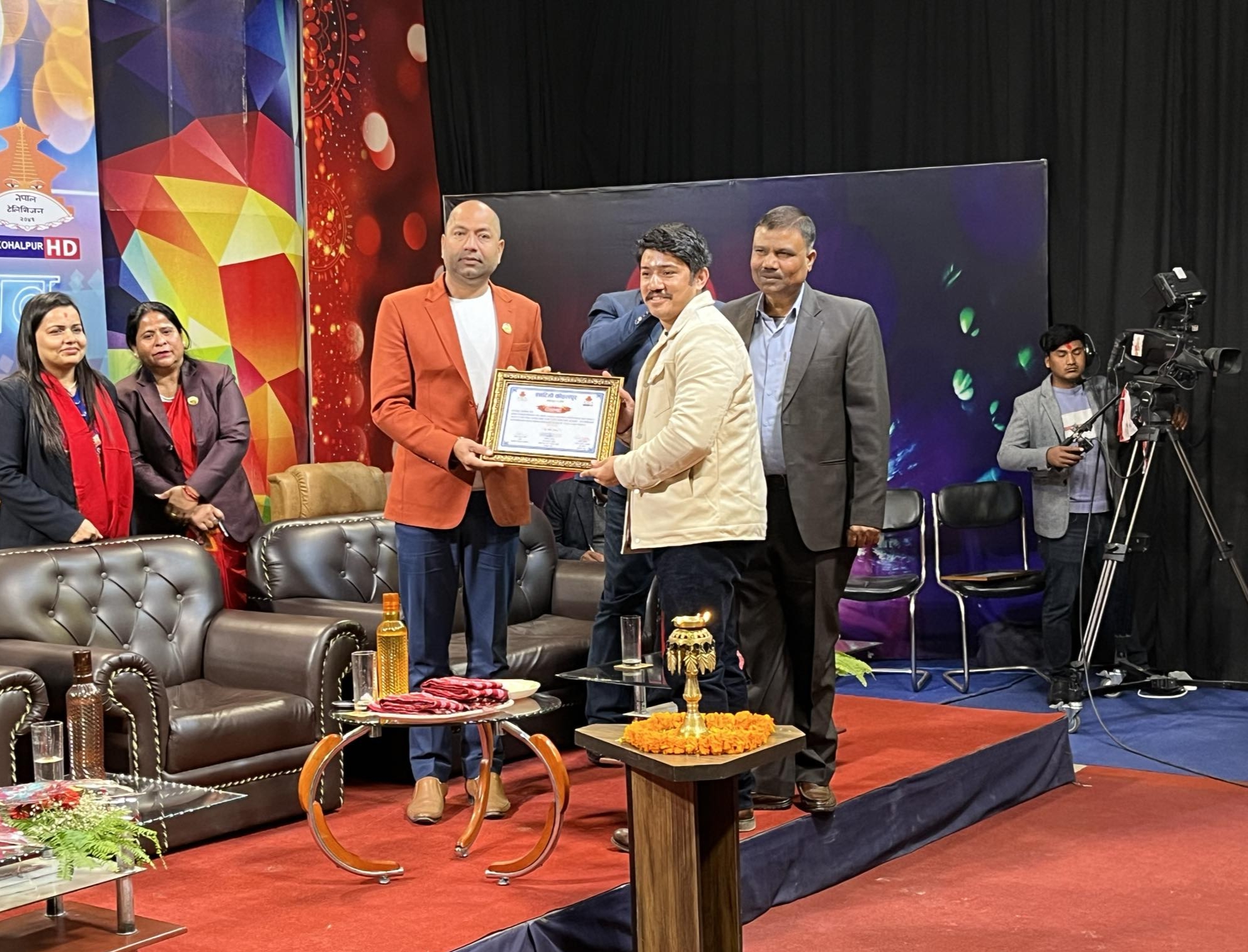 नरैनापुरलाई एनटिभीले गर्यो कदर पत्रसहित सम्मान