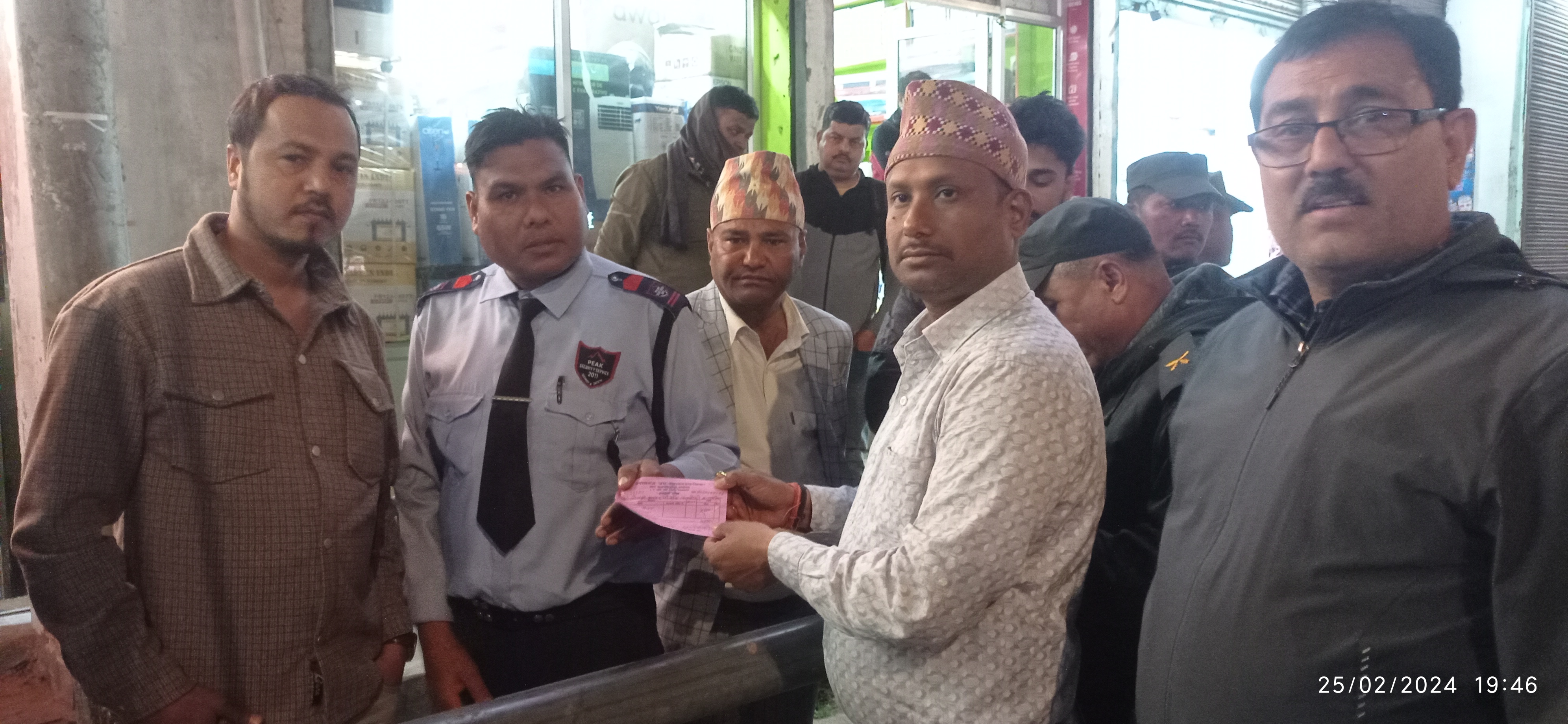 नेपालगन्जमा सडकमा फोहोर फाल्नेलाई जरिवाना