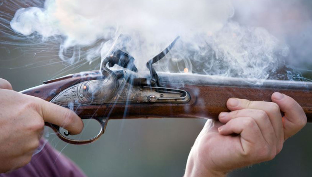 बन्दुकले हानेर श्रीमानले गरे श्रीमतीको हत्या