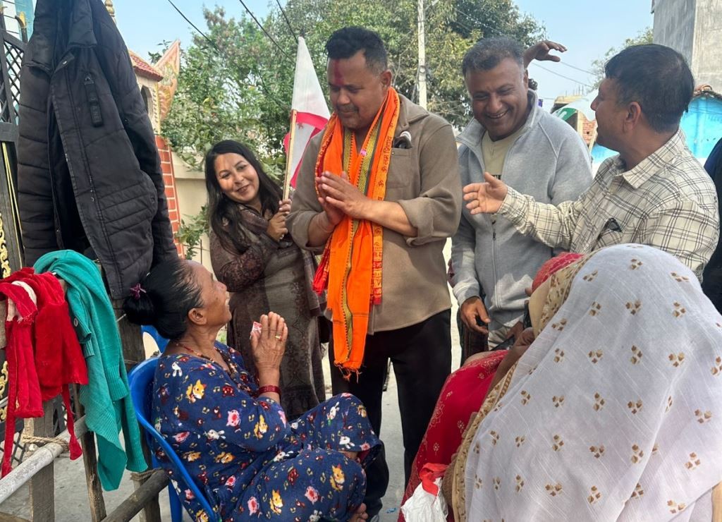 रुकुमेली सेवा समाज बाँकेले कोइरालालाई जिताउने, दिनभर मतदाता भेटघाटमै ब्यस्त