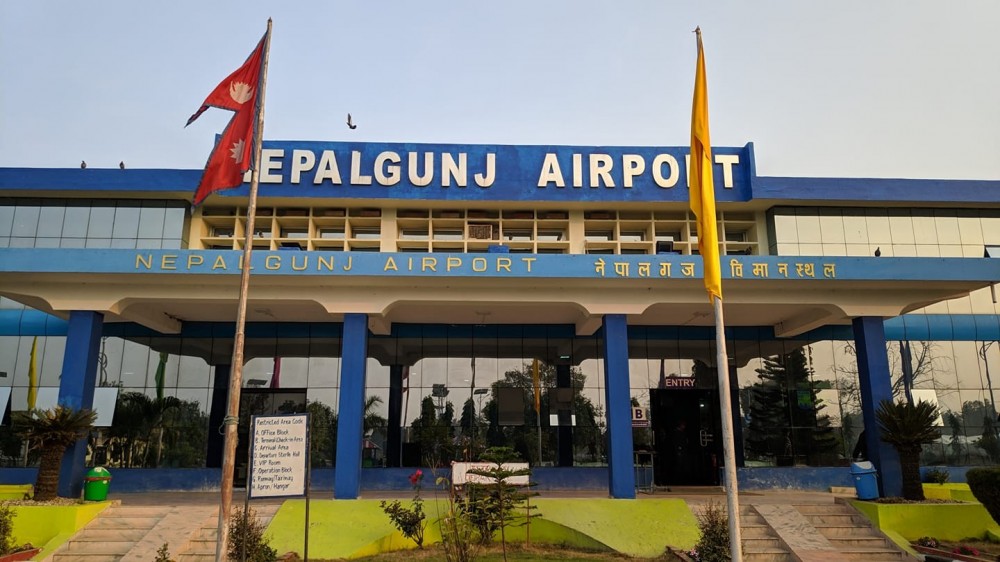 श्रोत नखुलेको २६ लाखसहित नेपालगञ्ज विमानस्थलबाट कर अधिकृत पक्राउ