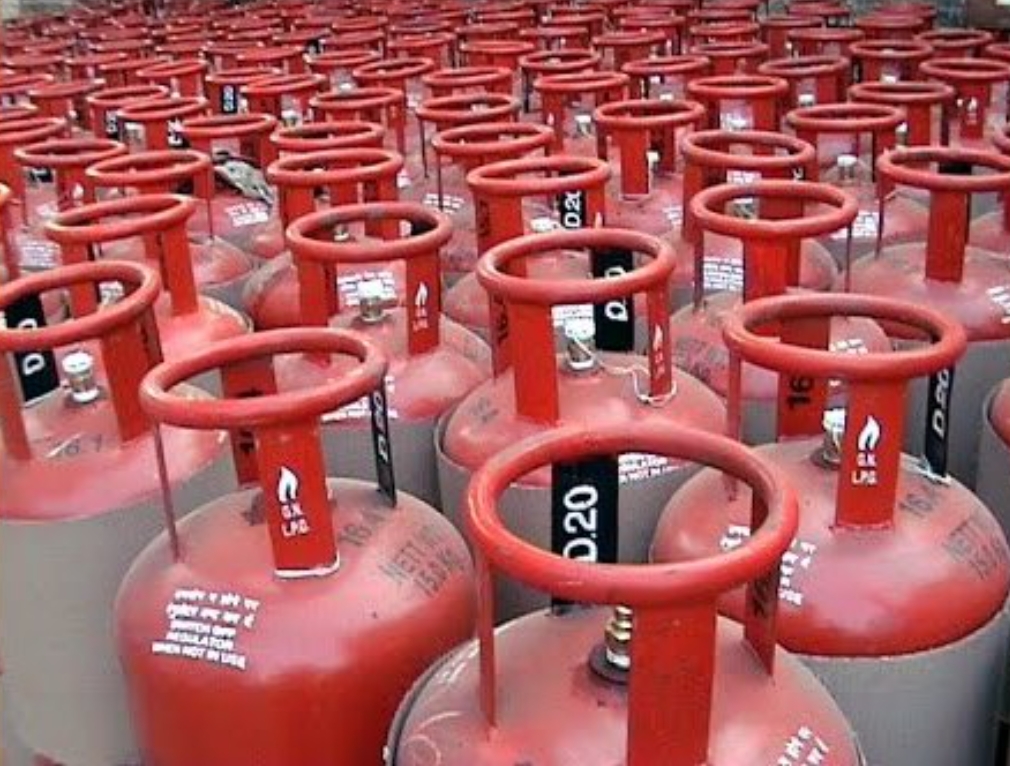 बढ्यो पेट्रोलियम पदार्थको मूल्य, ग्यासमा मात्रै २३५ रुपैयाँ बढ्यो