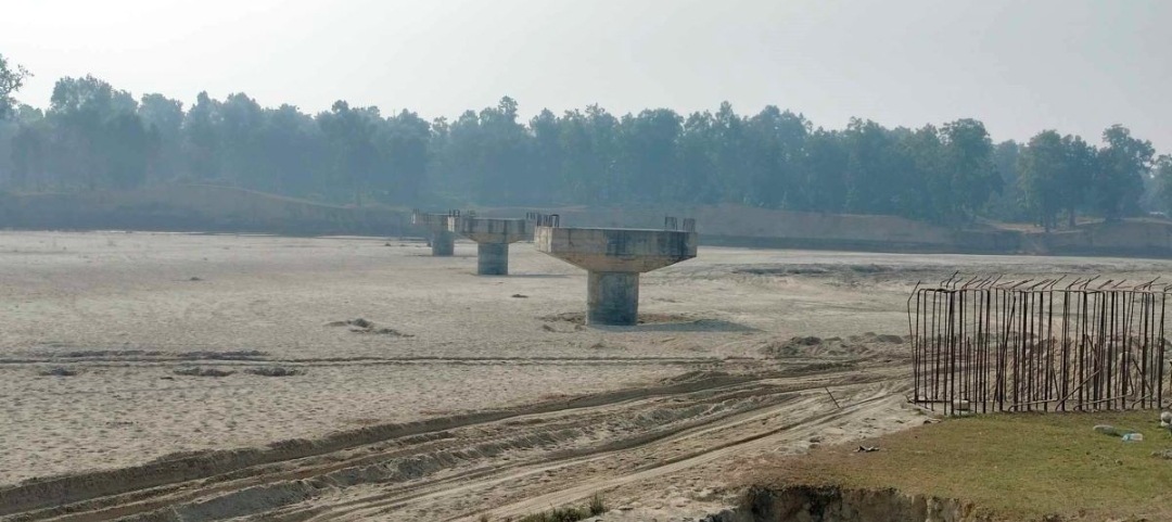 ८ वर्षमा ठडियो ३ वटा पिलर, मापदण्ड विपरीत भएपछि डिजाइन परिवर्तन