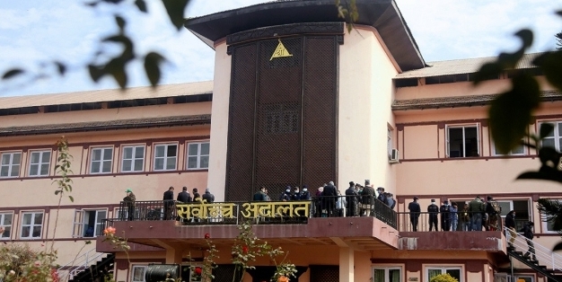 कोशी सरकारलाई दीर्घकालीन असर पर्ने निर्णय नगर्न सर्वोच्चको अन्तरिम आदेश