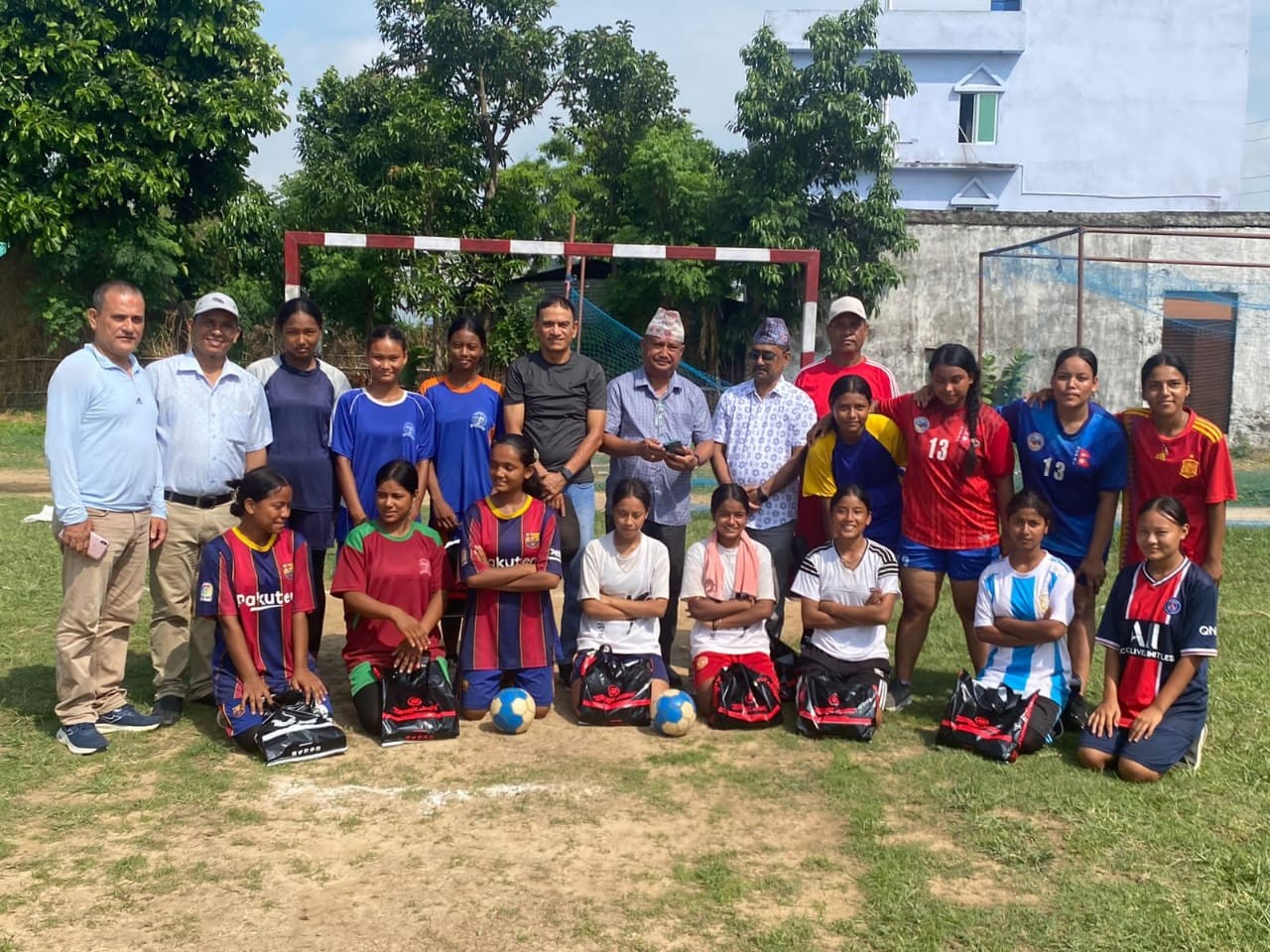 लुम्बिनी प्रदेशको महिला ह्याण्डबल टोली गण्डकी कपका लागि पोखरा प्रस्थान