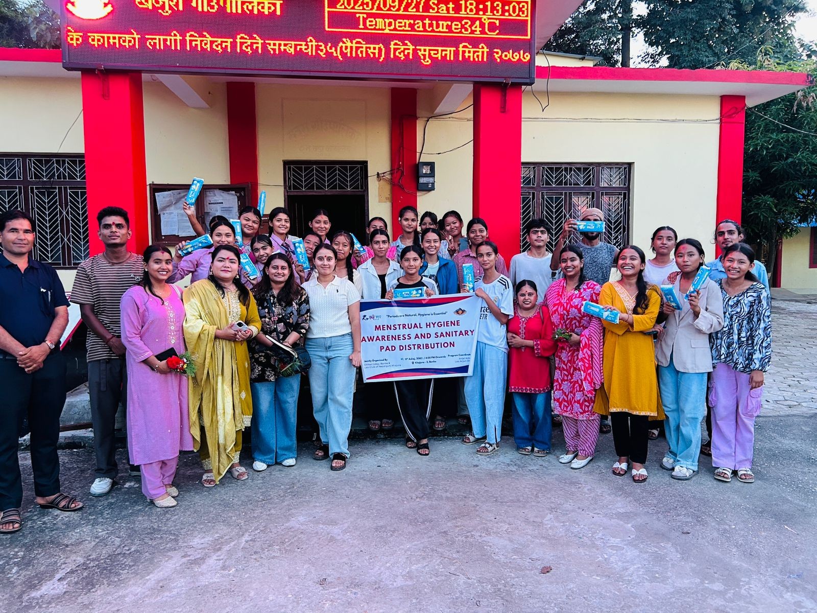 महिनावारी स्वच्छताबारे जानकारीसंगै निःशुल्क प्याड वितरण