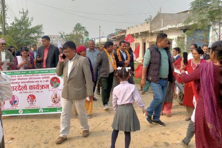 कोहलपुरमा गठबन्धनको घरदैलो अभियान सुरु