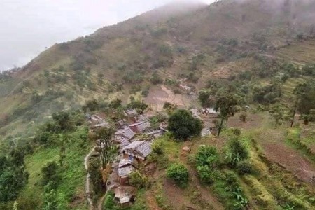 पहिरोले घर पुरिएर सासु–बुहारी बेपत्ता