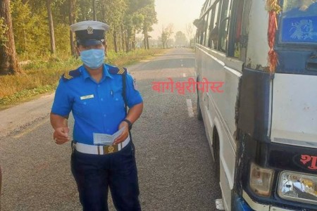 बाँकेको चिसापानीमा ट्राफिक इन्चार्जको जिम्मेवारी महिलालाई