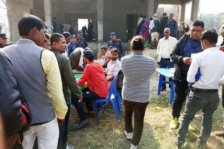 बाँकेका चार प्रदेश क्षेत्रमा निर्वाचन चल्दै, मतदान अन्तिम चरणमा
