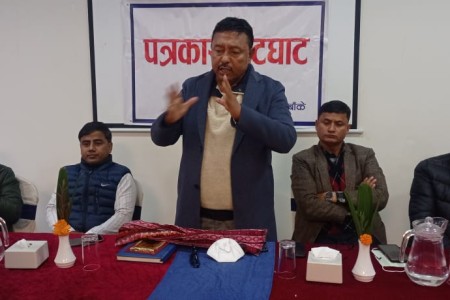 पार्टीभित्र विरोधका लागि विरोध नगरौं, एकताबद्ध कांग्रेस बनाउन लागौंः गिरी