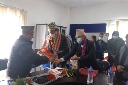 नेपालगञ्जका नयाँ प्रमुख प्रशासकीय अधिकृत बस्नेतलाई स्वागत, सुवेदीलाई विदाई
