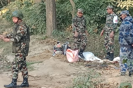 दाङको लमहीमा फेला परेको प्रेसर कुकर बम डिस्पोज