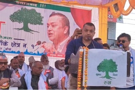 कम्युनिष्टहरु व्यापारी हुन्, भय र भ्रम बेच्छन्, उत्तेजना किन्छन्ः गगन थापा