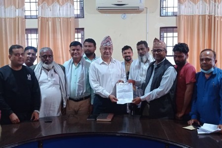 नरैनापुरमा अबिलम्ब इलाका प्रशासन माग्दै कांग्रेस बाँकेको ज्ञापनपत्र