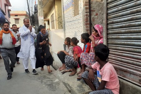 विष्टसहितका उम्मेदवार घरदैलोमा पुग्दा वडा नम्बर ९ मा मतदाताहरु उत्साहित