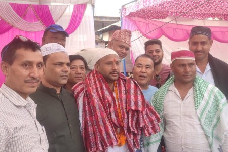 इदको शुभकामना दिन इदगाहमा पुगे नगर प्रमुख पदका उम्मेदवार विष्ट