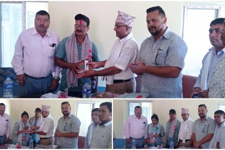 कांग्रेस बाँकेद्वारा प्रेस युनियनका बरिष्ठ उपाध्यक्ष र केन्द्रीय सदस्यलाई सम्मान