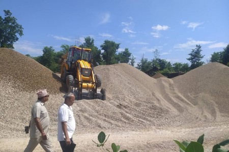 राप्तीसोनारीका खोला र क्रसरहरुमा छड्के अनुगमन