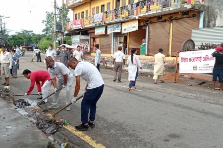 ११औं हप्तादेखि निरन्तर सरसफाई अभियान चलाउँदै वडा नम्बर ४