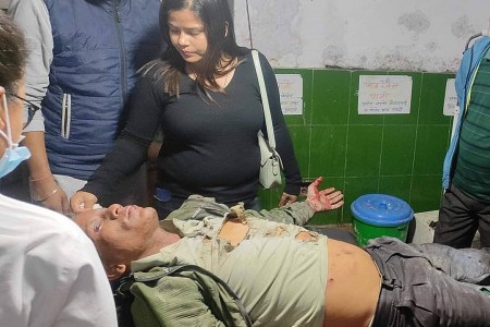 निर्वाचनको मुखमा नेपालगञ्जमा बम विस्फोट, दुई जना घाइते