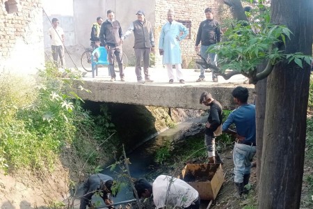 डुबानबाट जोगाउन बर्खा अगाबै नाला सफाईमा जुट्यो नेपालगञ्ज उपमहानगरपालिका