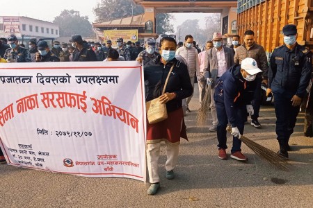 प्रजातन्त्र दिवसमा नेपालगञ्ज उपमहानगरद्वारा जमुनाहा नाकामा सरसफाई