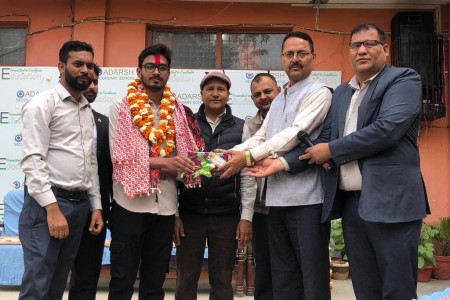 एमविविएसमा नाम निकालेका आचार्यलाई आदर्शद्वारा सम्मान