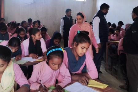 डुडुवामा वार्षिक परीक्षाको अनुगमन 
