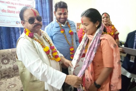 जानकीमा ढाकाको झोला बनाउने एक महिने तालिम सम्पन्न