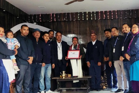 अनिवार्य अवकाश हुँदै गरेकी सिनियर अनमी निरीक्षक खड्काको विदाई