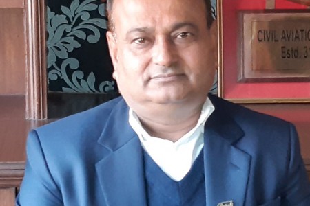 घुस मागेको आरोपमा त्रिभुवन अन्तर्राष्ट्रिय विमानस्थलका महाप्रबन्धक प्रेमनाथ ठाकुर निलम्बनमा