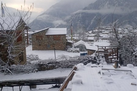 हुम्लामा आज बिहानदेखि हिमपात