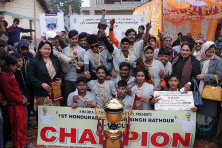 किशोरसिंह राठौर यु–१६ कप क्रिकेटको उपाधि मंगलप्रसाद माविलाई