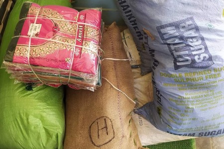 बाँके प्रहरीद्वारा ठुलो परिमाणमा अवैध सामाग्री बरामद