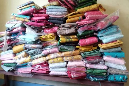 बाँके प्रहरीद्वारा ठुलो परिमाणमा अवैध कपडा बरामद