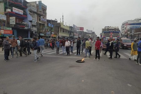 नेपालगन्ज-कोहलपुर सडक अवरुद्ध