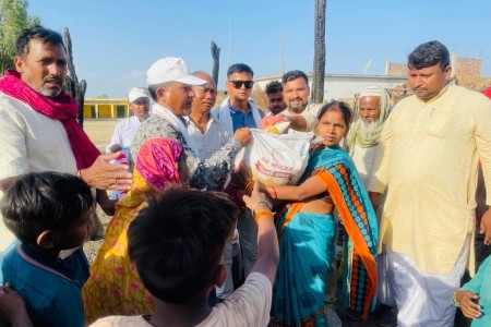 कांग्रेस क्षेत्र नम्बर १ बाँकेद्वारा आगलागी पीडितलाई राहत